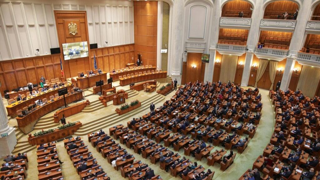 USR a redepus proiectul de lege pentru eliminarea pensiilor speciale pentru parlamentari după ce legea a fost respinsă de CCR